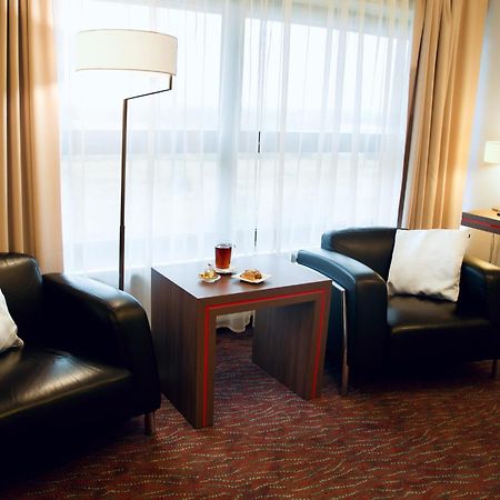 Hotel Szafran Челядзь Екстер'єр фото