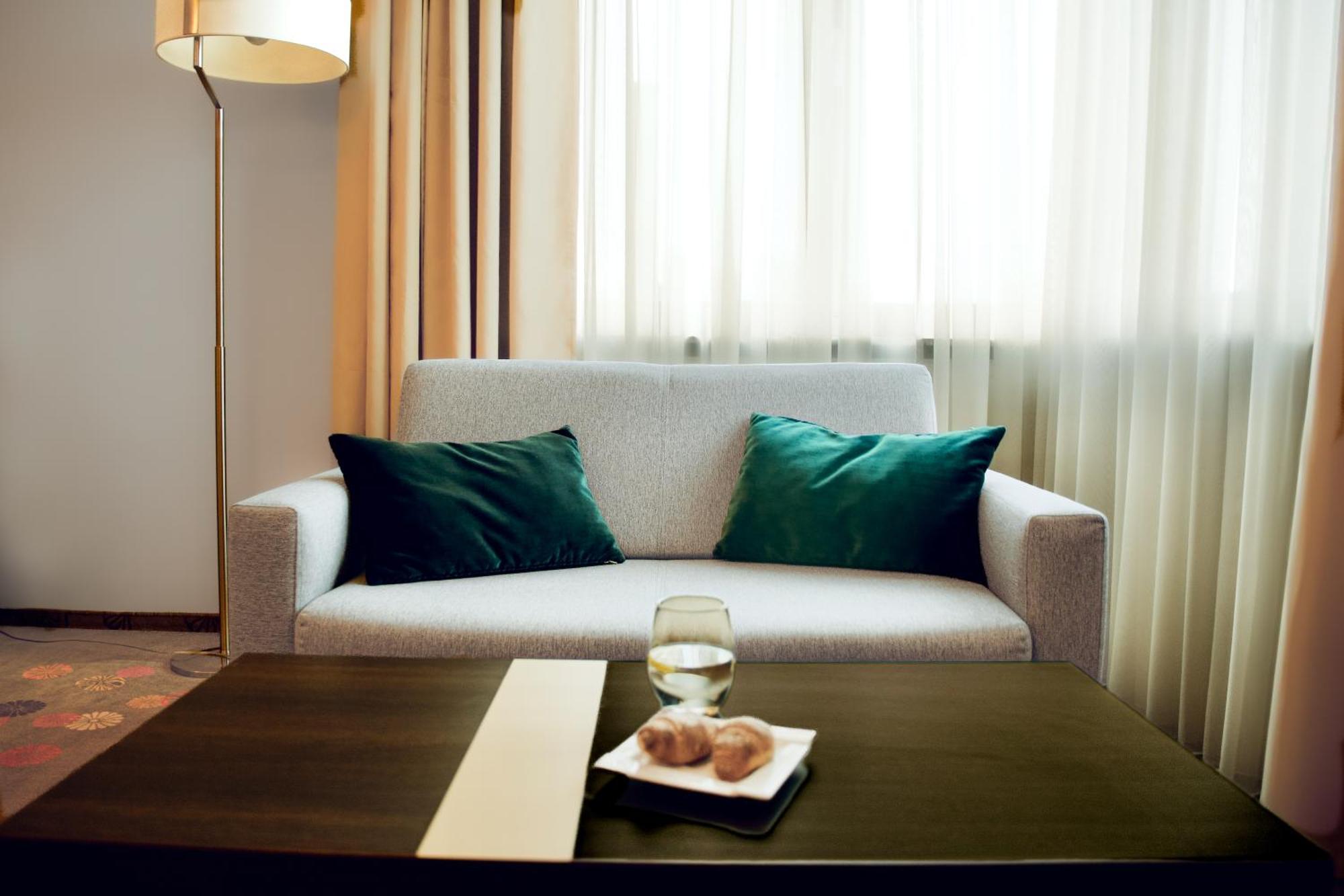 Hotel Szafran Челядзь Екстер'єр фото