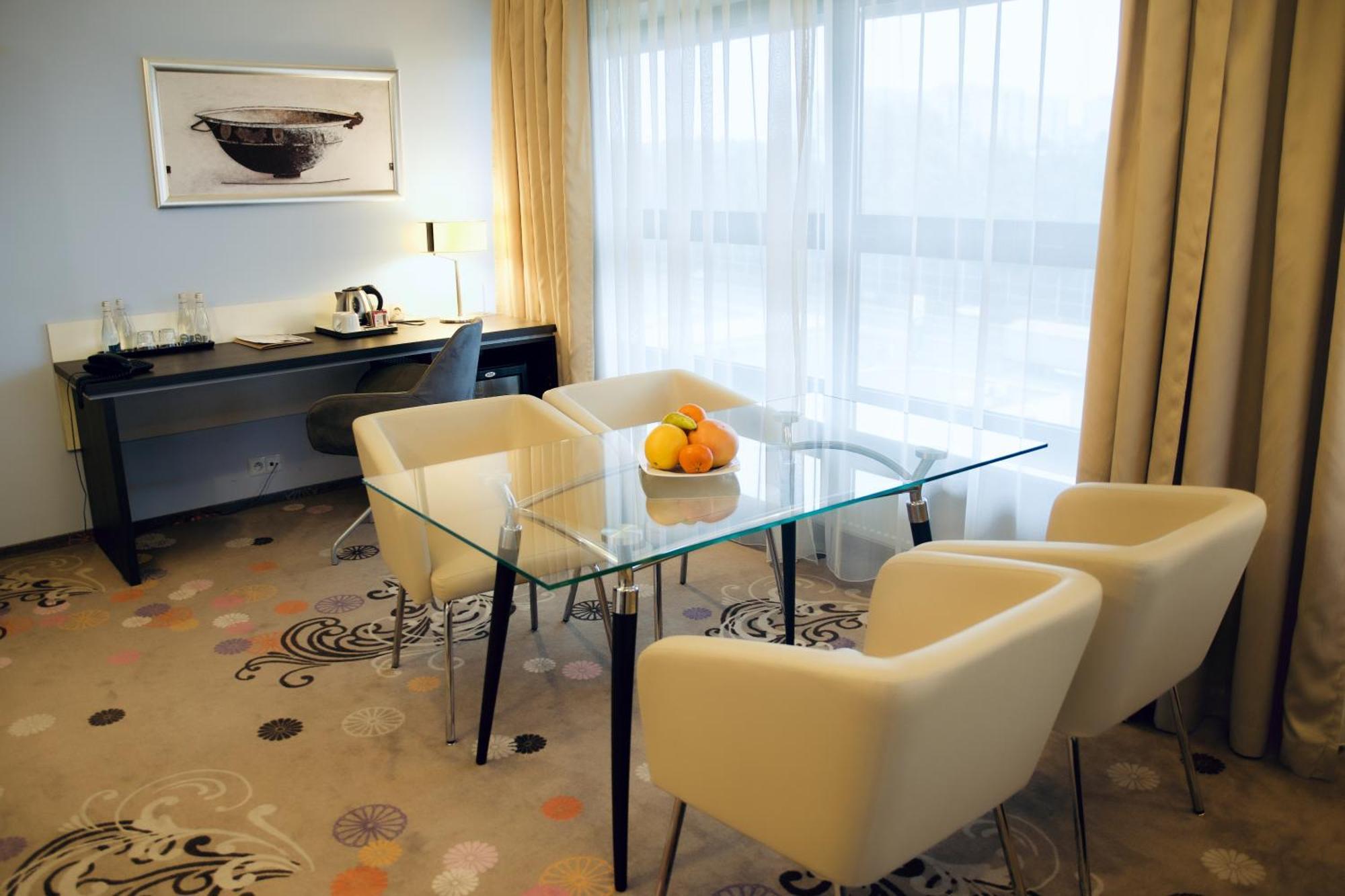 Hotel Szafran Челядзь Екстер'єр фото