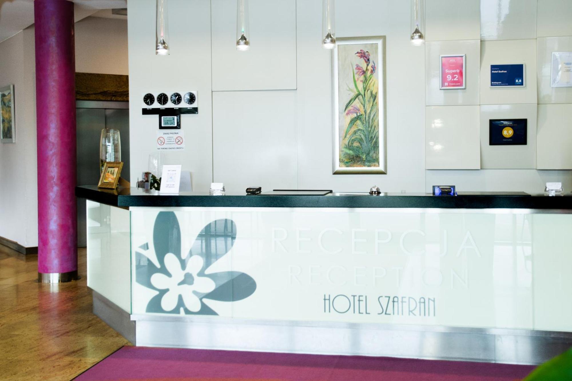 Hotel Szafran Челядзь Екстер'єр фото