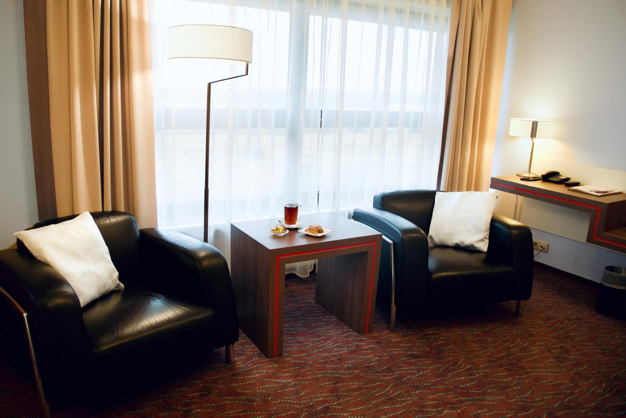 Hotel Szafran Челядзь Екстер'єр фото