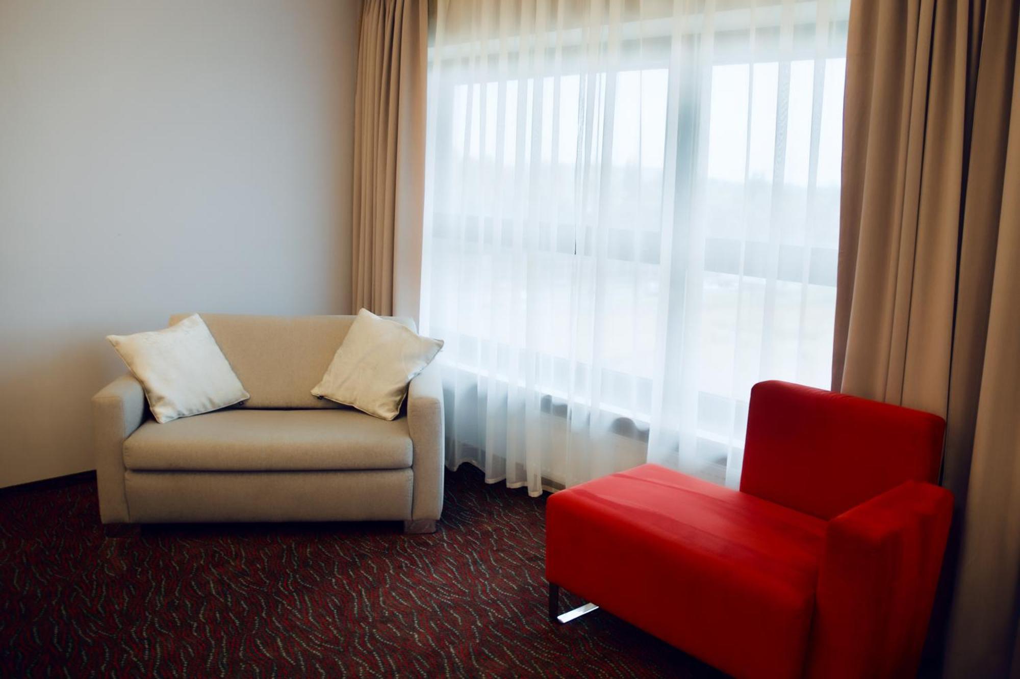 Hotel Szafran Челядзь Екстер'єр фото
