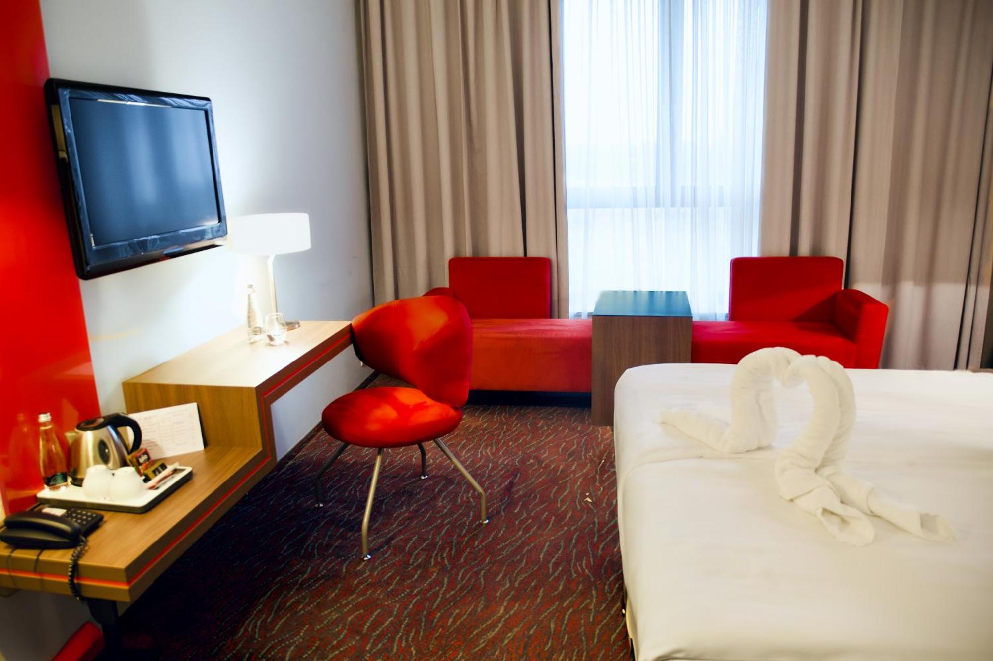 Hotel Szafran Челядзь Екстер'єр фото