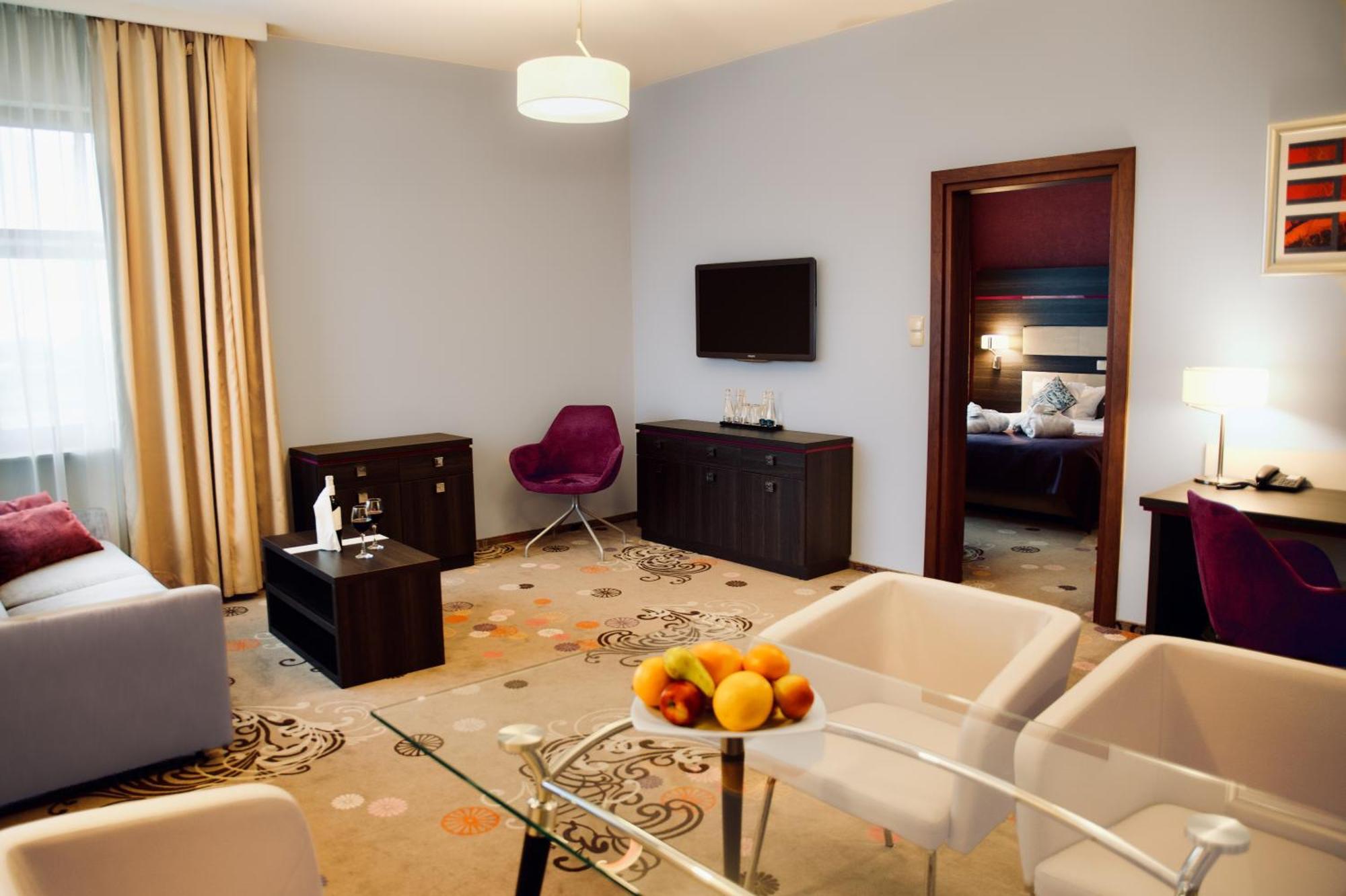 Hotel Szafran Челядзь Екстер'єр фото