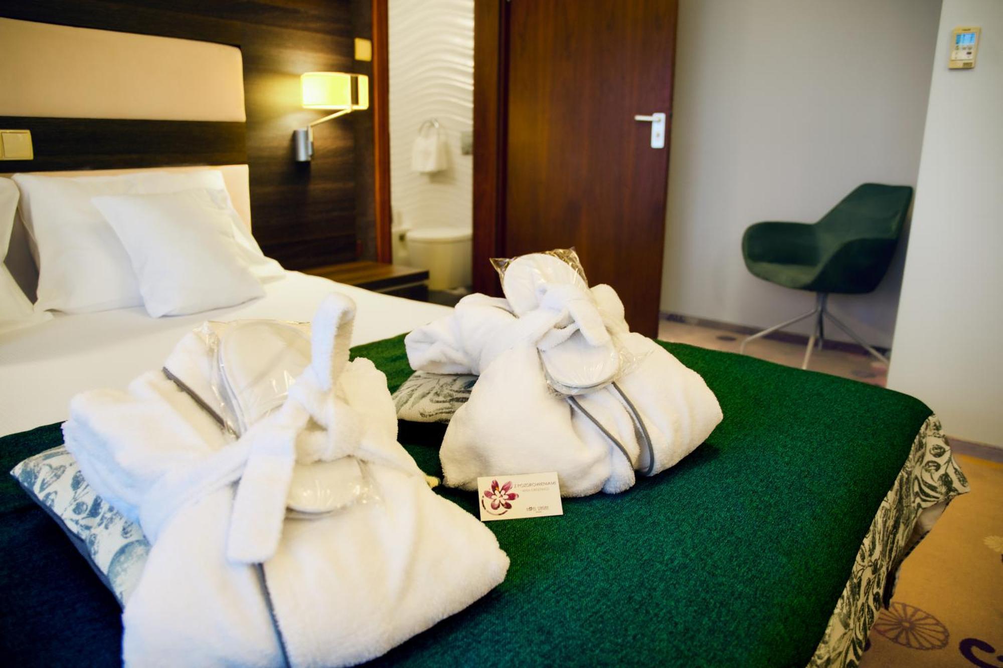 Hotel Szafran Челядзь Екстер'єр фото