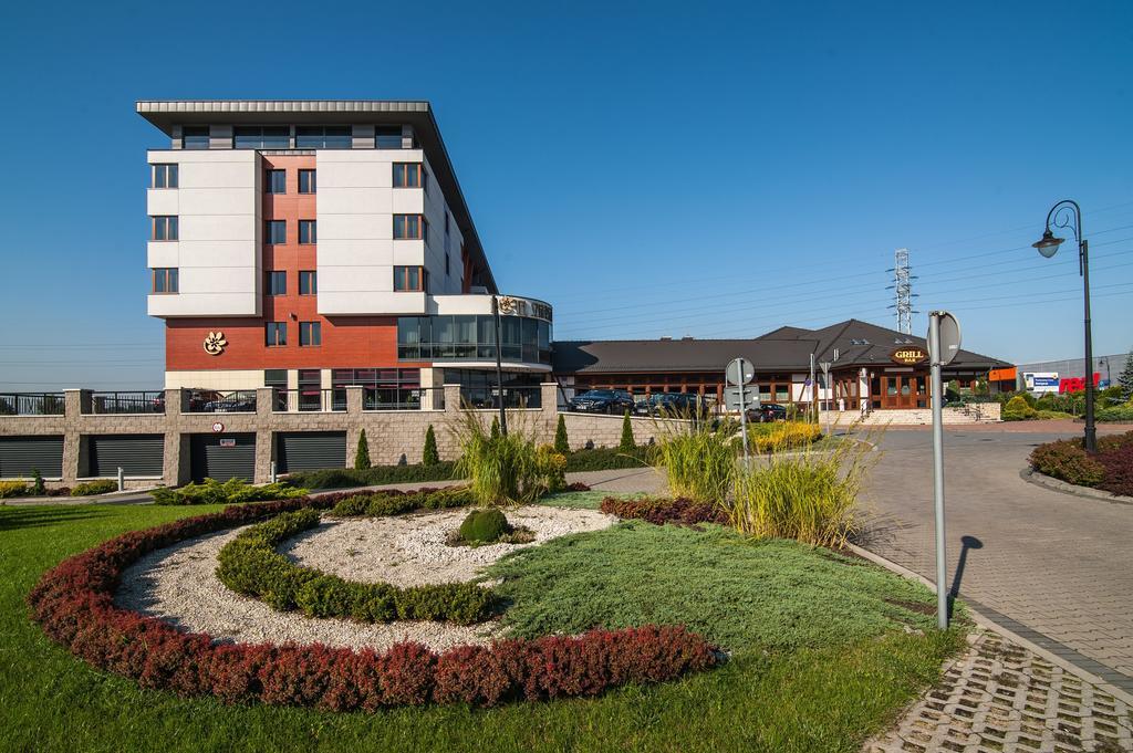 Hotel Szafran Челядзь Екстер'єр фото