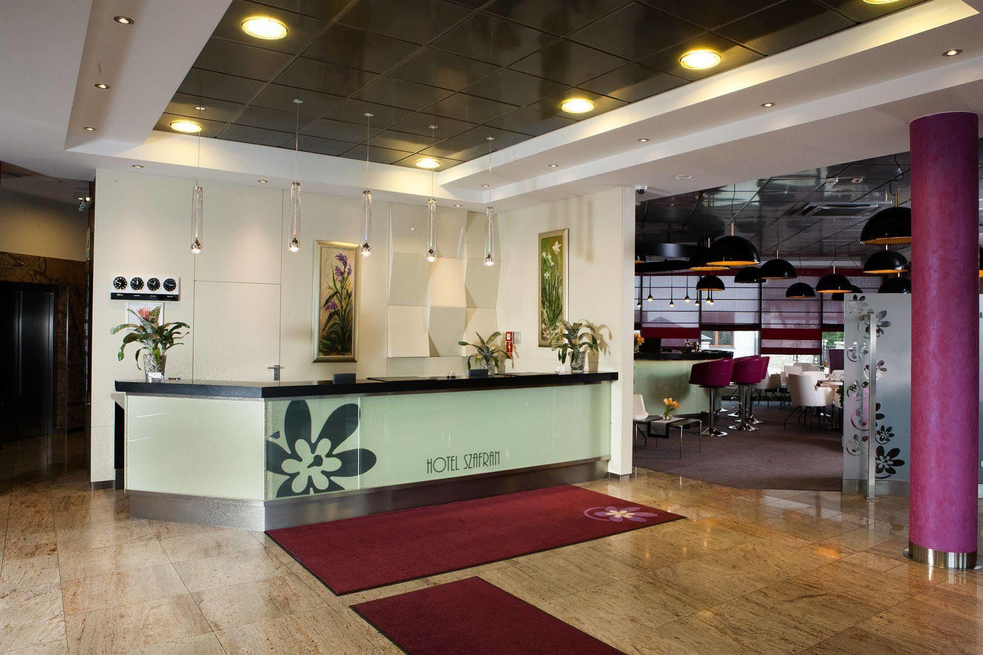 Hotel Szafran Челядзь Екстер'єр фото